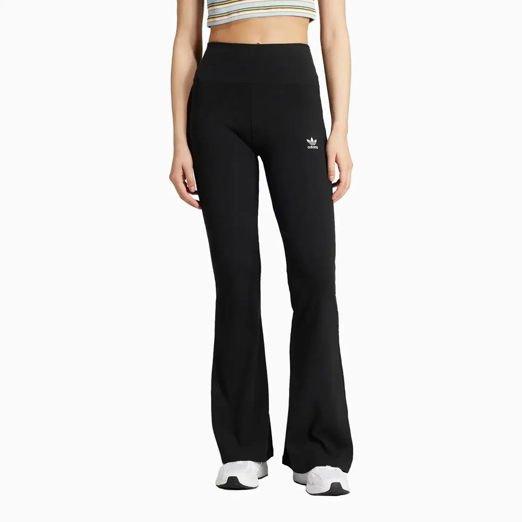 adidas-womens-originals-essentials-ribbed-outfit-iw5725-iw5727