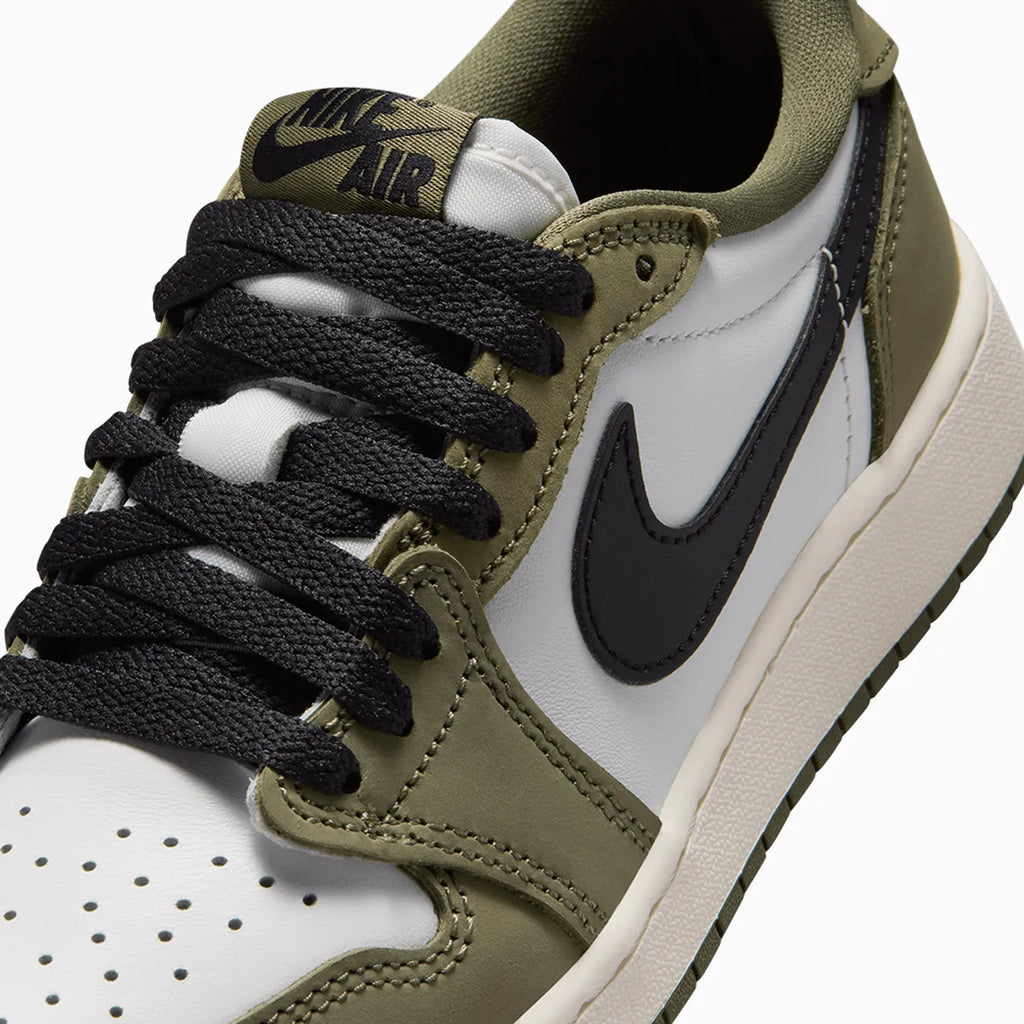 Kid's Air Jordan 1 Retro "Medium Olive" Grade School